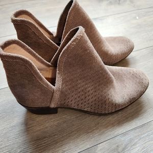 Lucky Brand Suede Booties Sz 6.